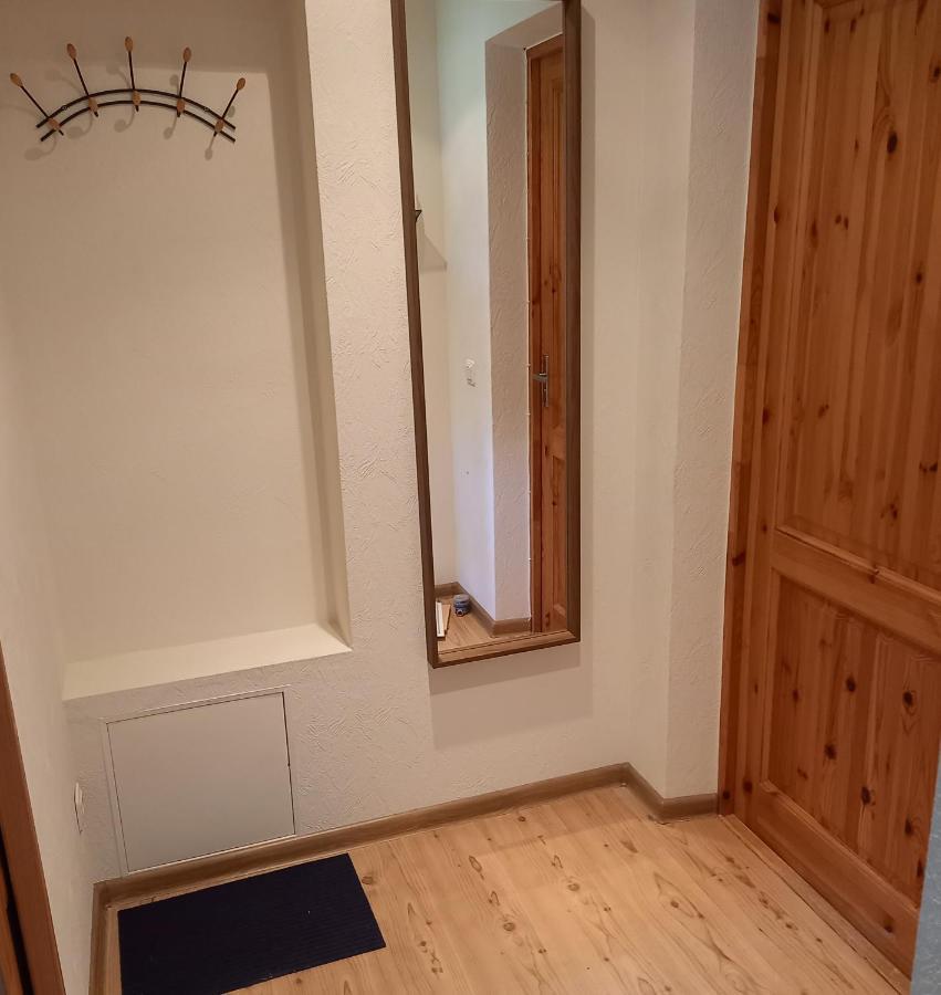 Ozolu Gatve 2- No Cesim 7 Km Apartment Janmuiza Luaran gambar